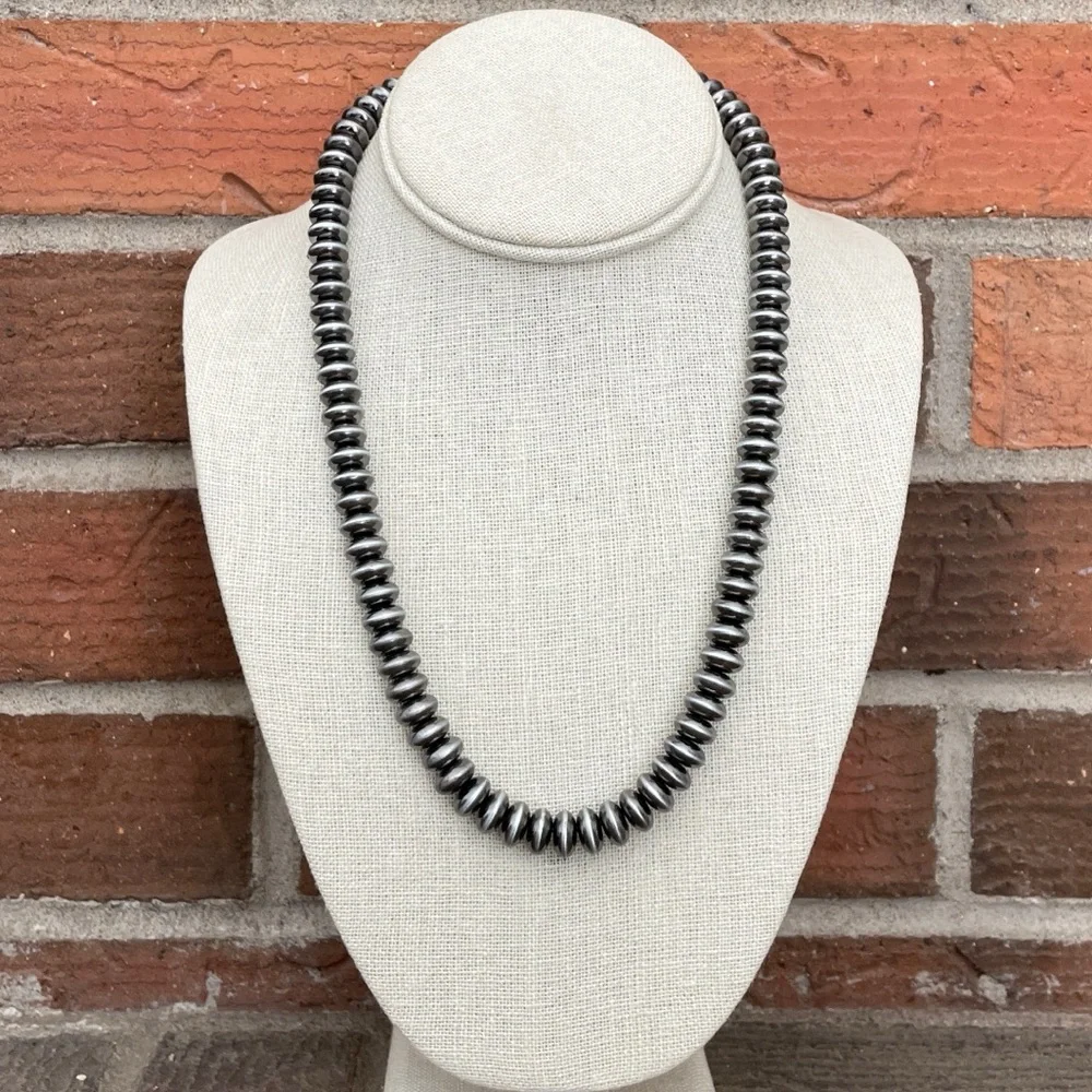 20.5 inch Navajo Style Pearl Saucer Necklace - Picture 2 of 2